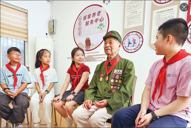 紅領巾遇上軍功章 童心筑夢敬軍魂