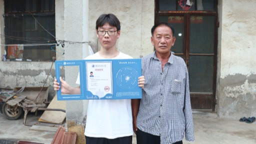 贛榆厲莊兩少年收到大學捷報