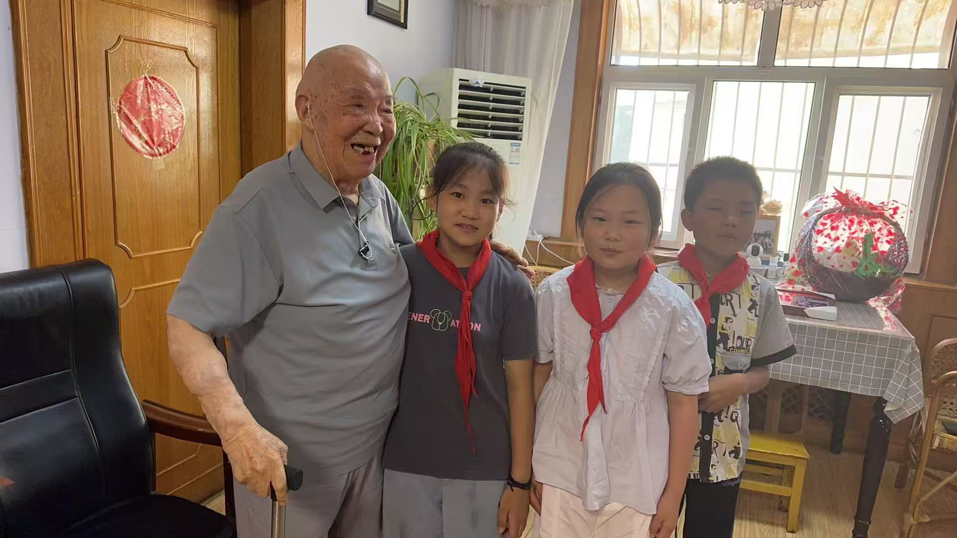 李埝中心小学 聆听英雄故事 厚植爱国情怀
