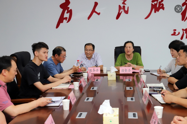 海州区住建局与特邀监督员共话营商环境提升