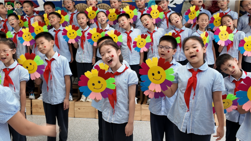 师专三附小及陵州路校区举办迎国庆班班唱活动