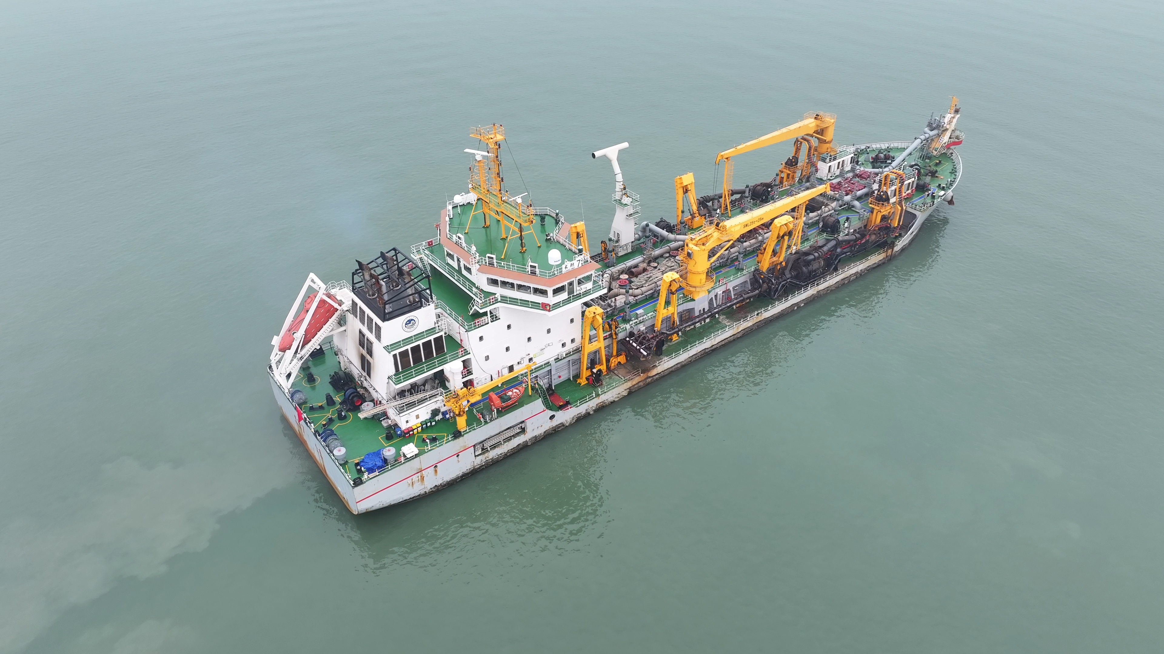 国庆我在岗|连云港港30万吨级航道改扩建加速冲刺