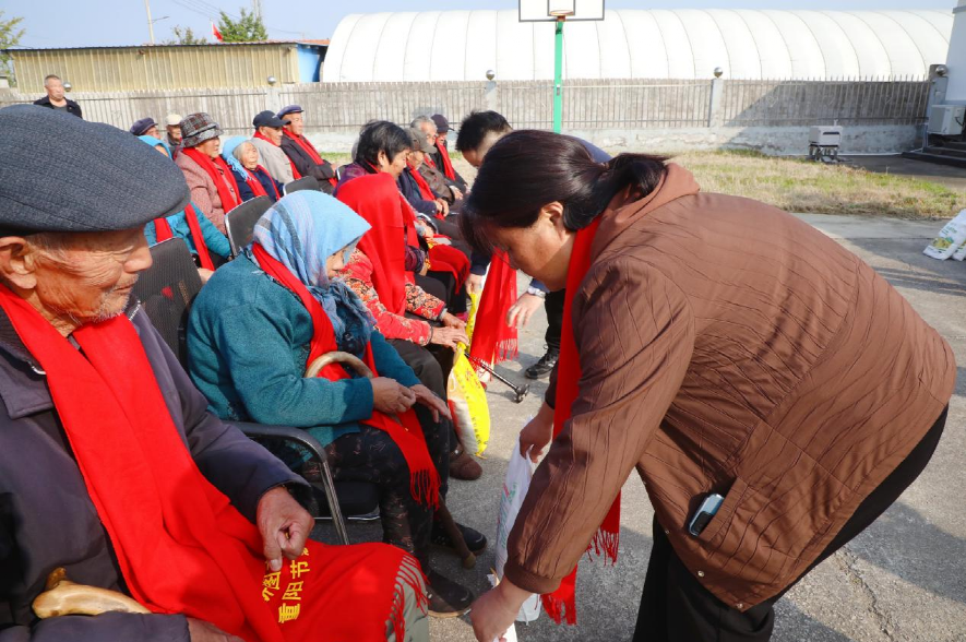 赣榆区城西镇开展重阳节慰问活动