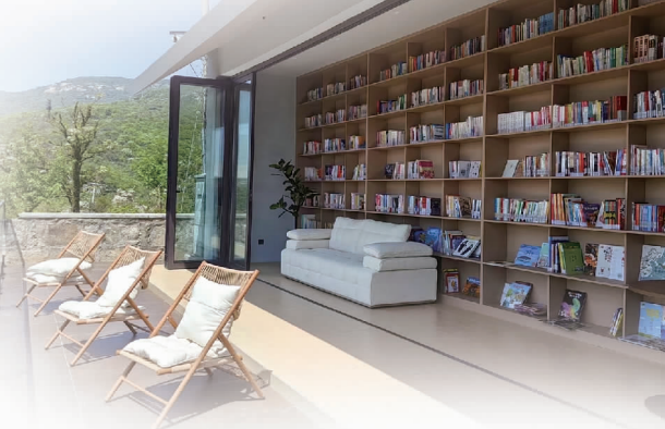 风光作引，东部城区青年“向山海寻趣”
一步入山海  抬手触自然