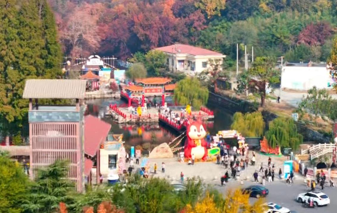 海上云台山金秋红叶季迎来客流高峰