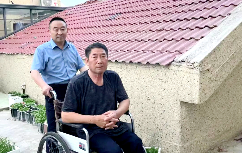 “江苏好人”高平海：三十年坚守  给孤独老人一个家