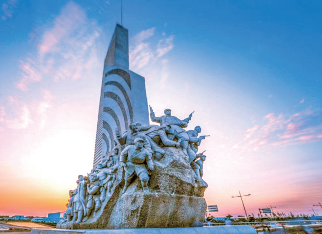 小沙东海战里另一重英雄本色——析相裕亭短篇小说《血色航线》