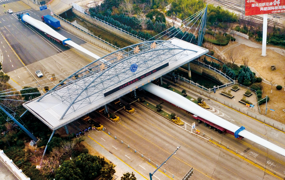 护航大件运输车辆进港