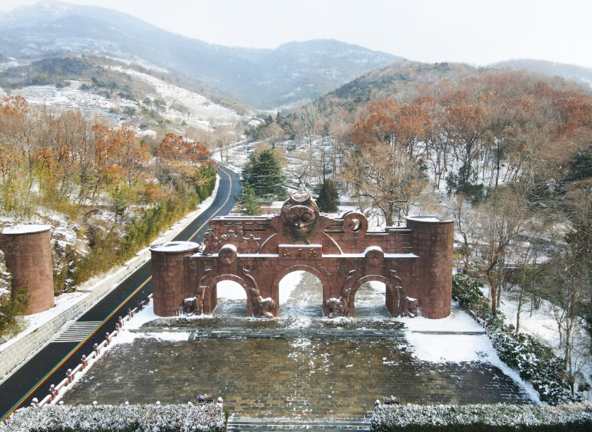 连云港：雪染花果山 仙境落港城