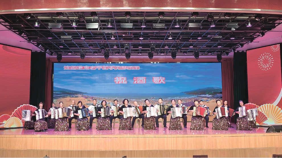 全市离退休干部迎新春文艺演出举办