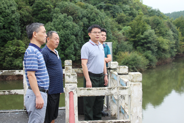 汪侃到新田溪口调研强降雨防范应对工作