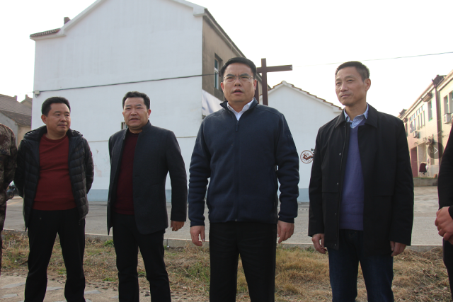 汪侃深入洪林沈村调研水利工程建设和农村人居环境整治工作