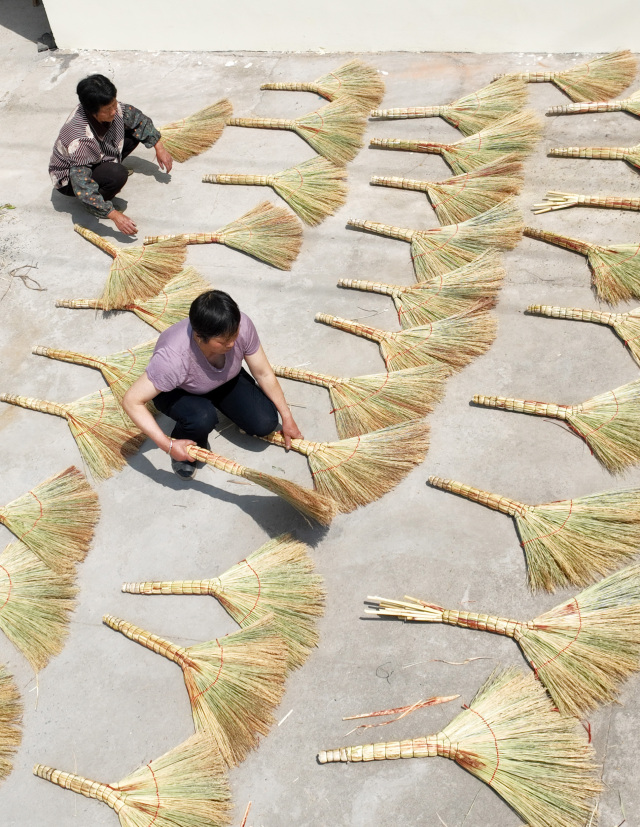 江苏海安小扫帚做出大文章