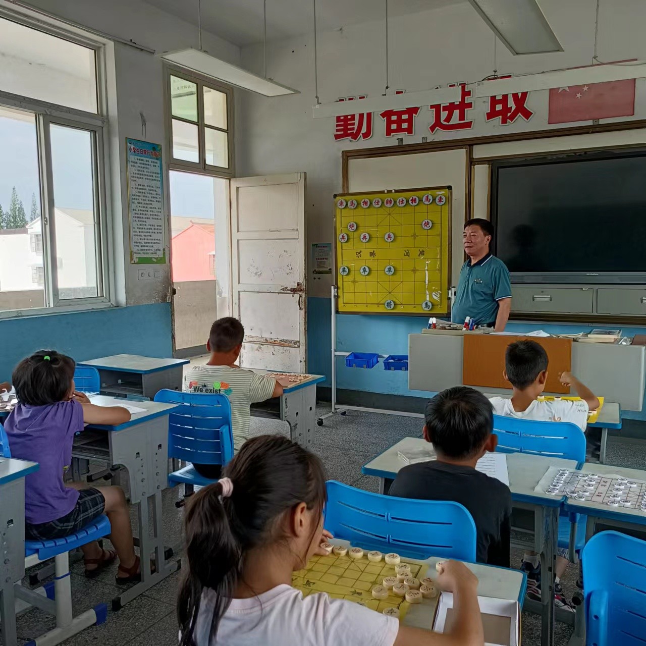 1溪河中心小学辅导站象棋辅导课.jpg