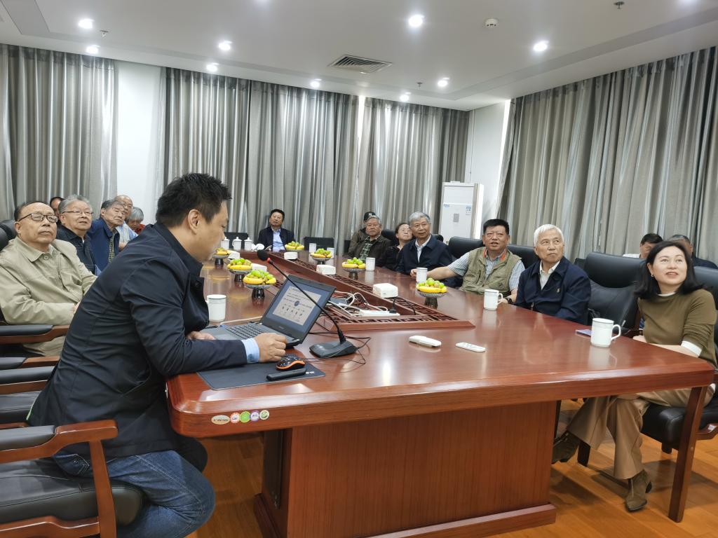 食品生物技术研究所座谈会.jpg
