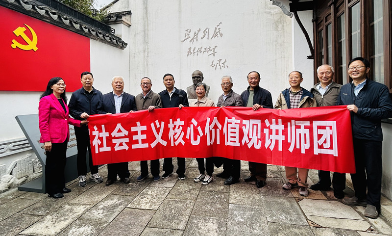 合影.jpg