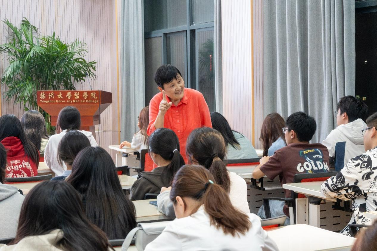 2024-10-15罗方妮 医学院培训.png