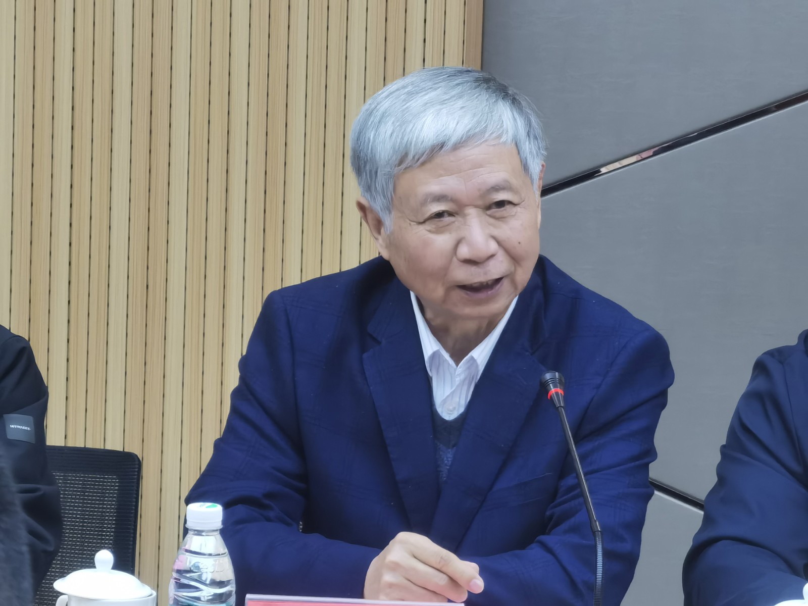 娄书记讲话.jpg