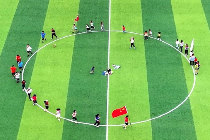 绕圈跑720.jpg
