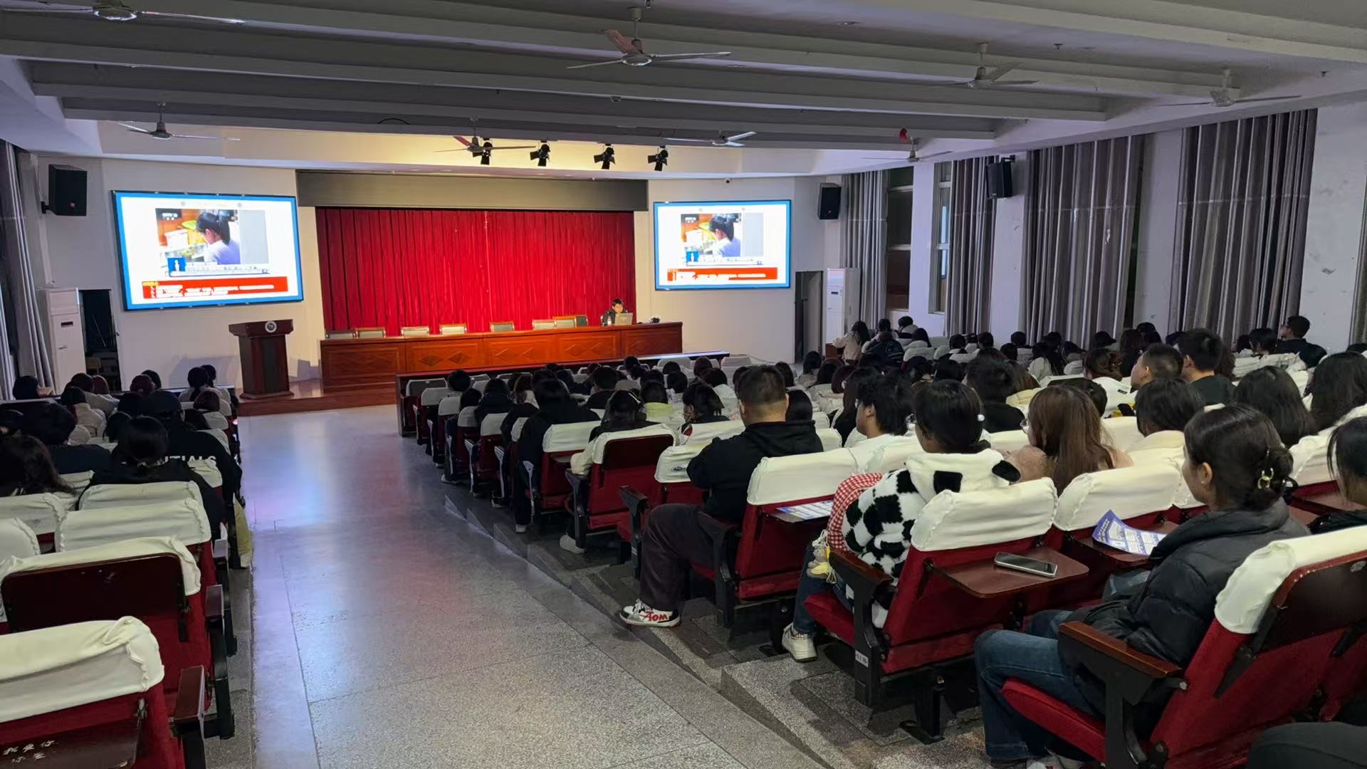 1762334791150945.jpg 8d027171-d852-4f24-9537-d77dc0d0929e.jpg