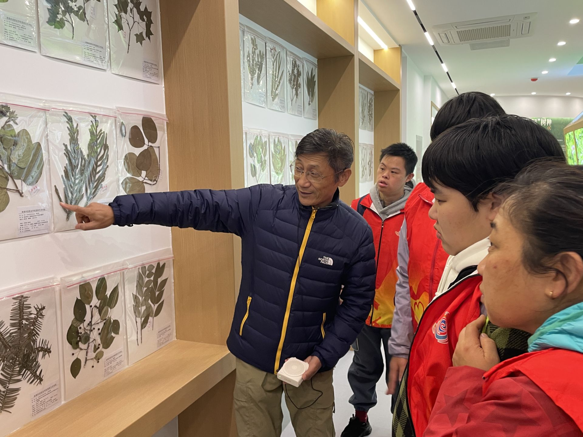 11.18现代农业特殊儿童研学活动.jpg