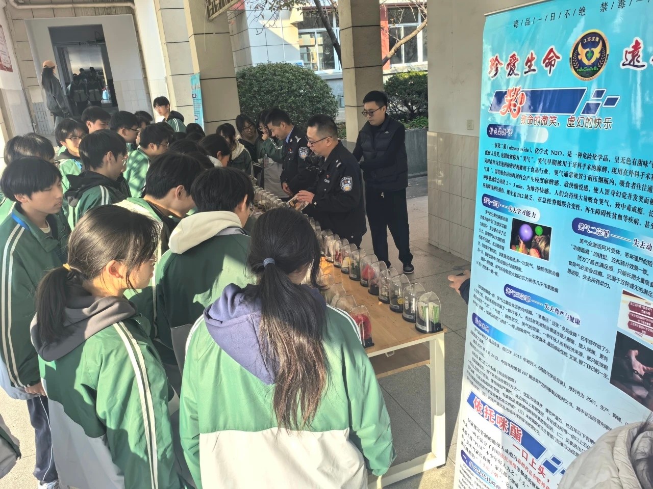 1764854789784115.jpg 1.20251204212128.jpg