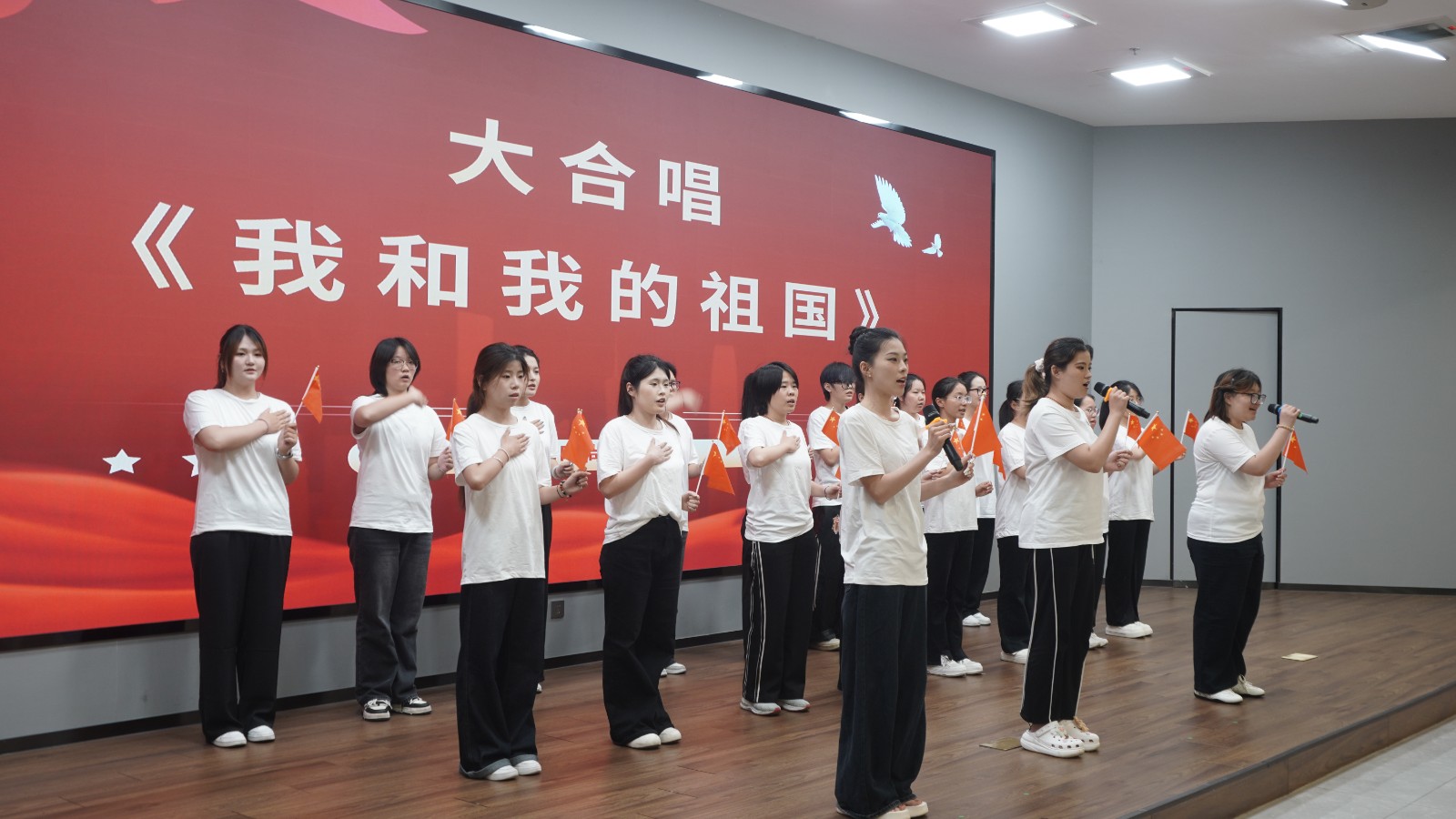1780900518421990.jpg 5.大合唱<span style=
