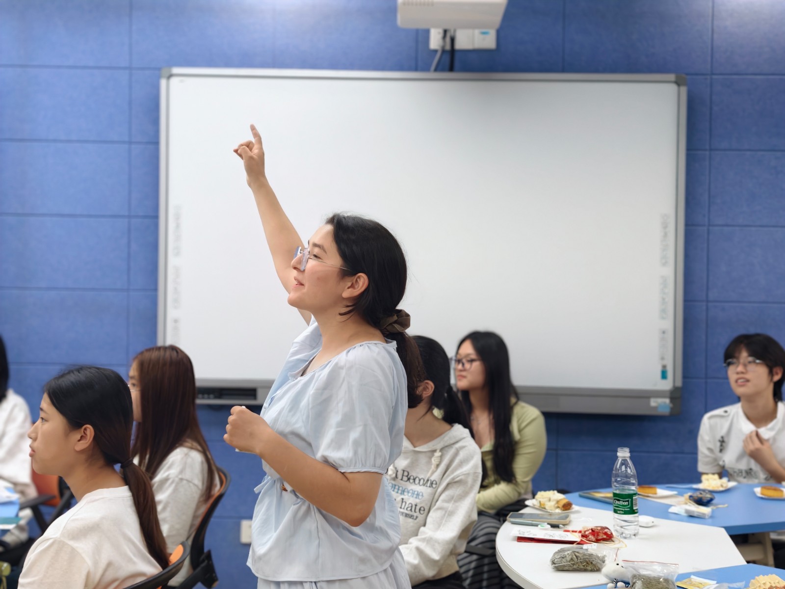 4 积极参加游戏互动的同学.jpg