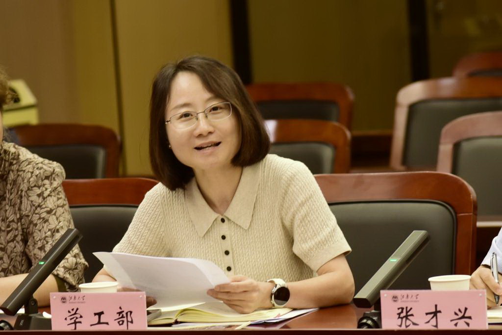 1790580297100878.jpg 孙小芳讲话.jpg